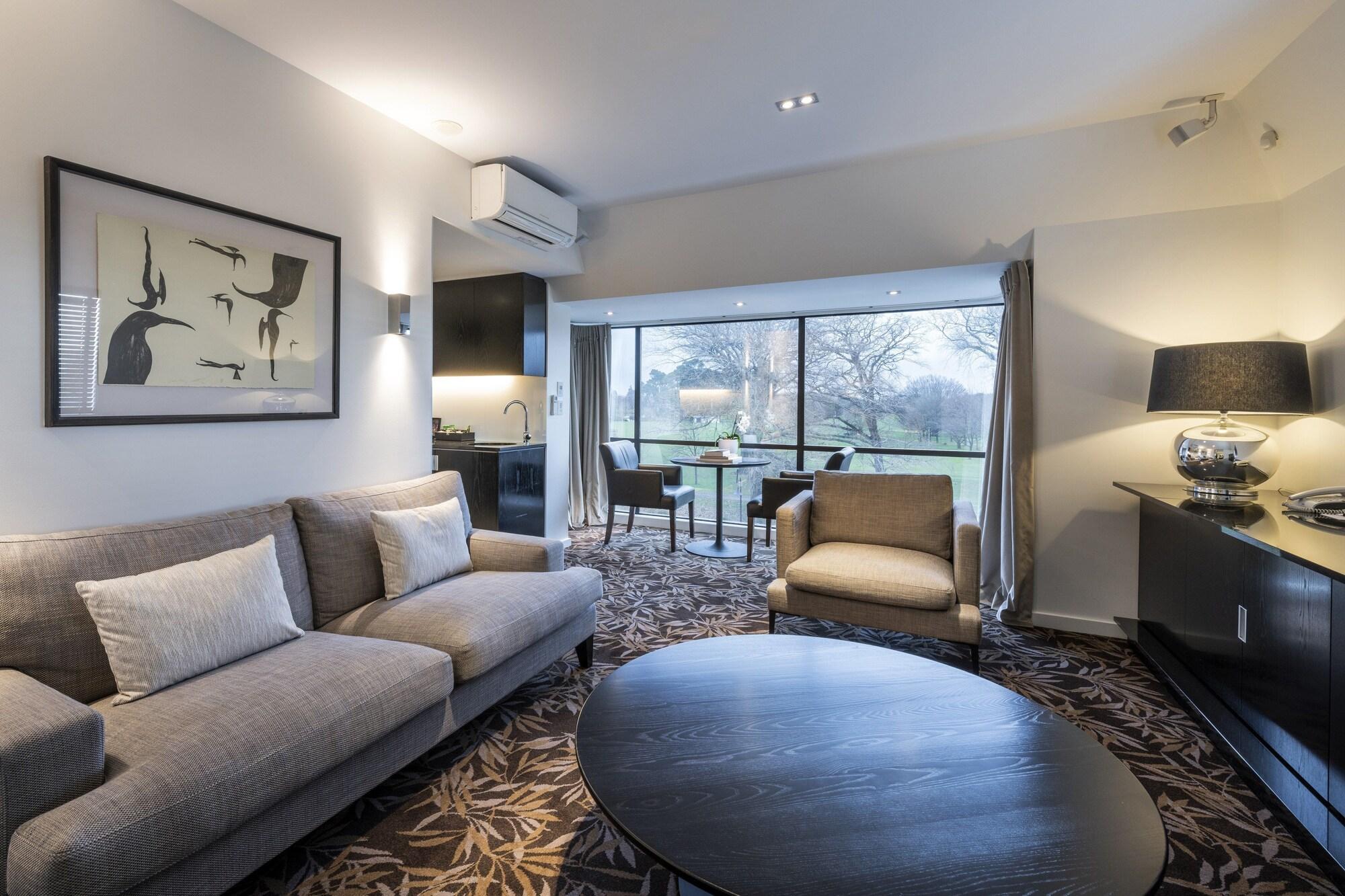 The George Hotell Christchurch Eksteriør bilde A suite at the hotel
