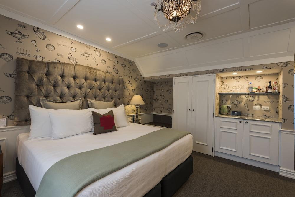 The George Hotell Christchurch Eksteriør bilde A bedroom at the hotel