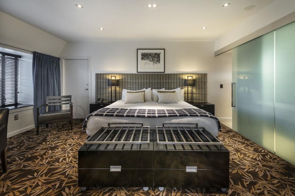 The George Hotell Christchurch Eksteriør bilde A bedroom at the hotel