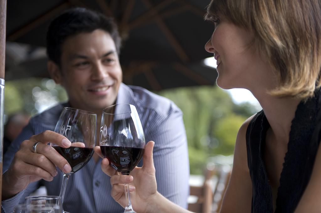 The George Hotell Christchurch Eksteriør bilde Wine tasting