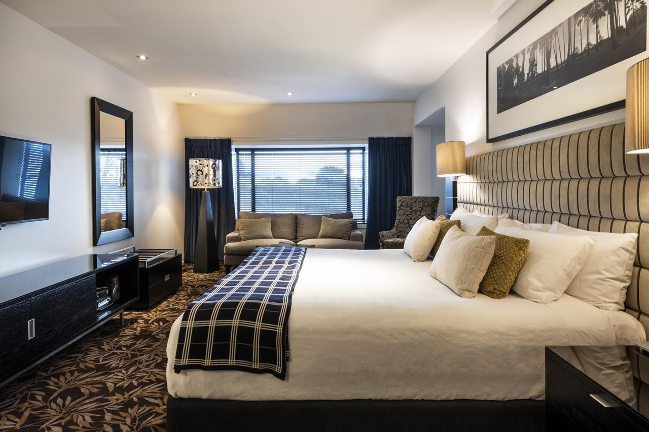 The George Hotell Christchurch Eksteriør bilde A room at the hotel