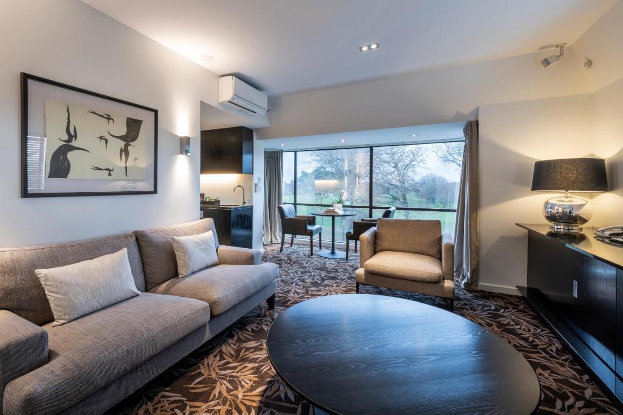 The George Hotell Christchurch Eksteriør bilde A suite at the hotel